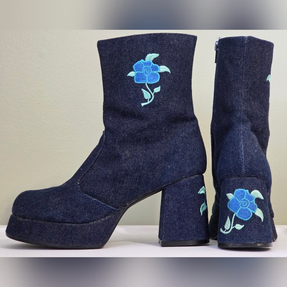 🪩 VTG Denim Floral Le Chateau Platform Boots 70s Disco Y2K Mismatched Sz 8/7 - Picture 4 of 16
